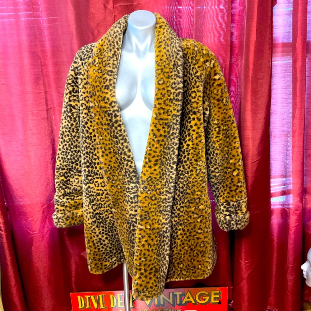 Vintage Monterey fashions Cheetah print faux fur jacket over /coat